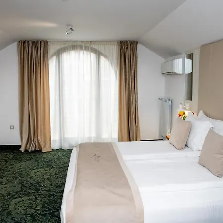 Agora' Boutique Hotel *
